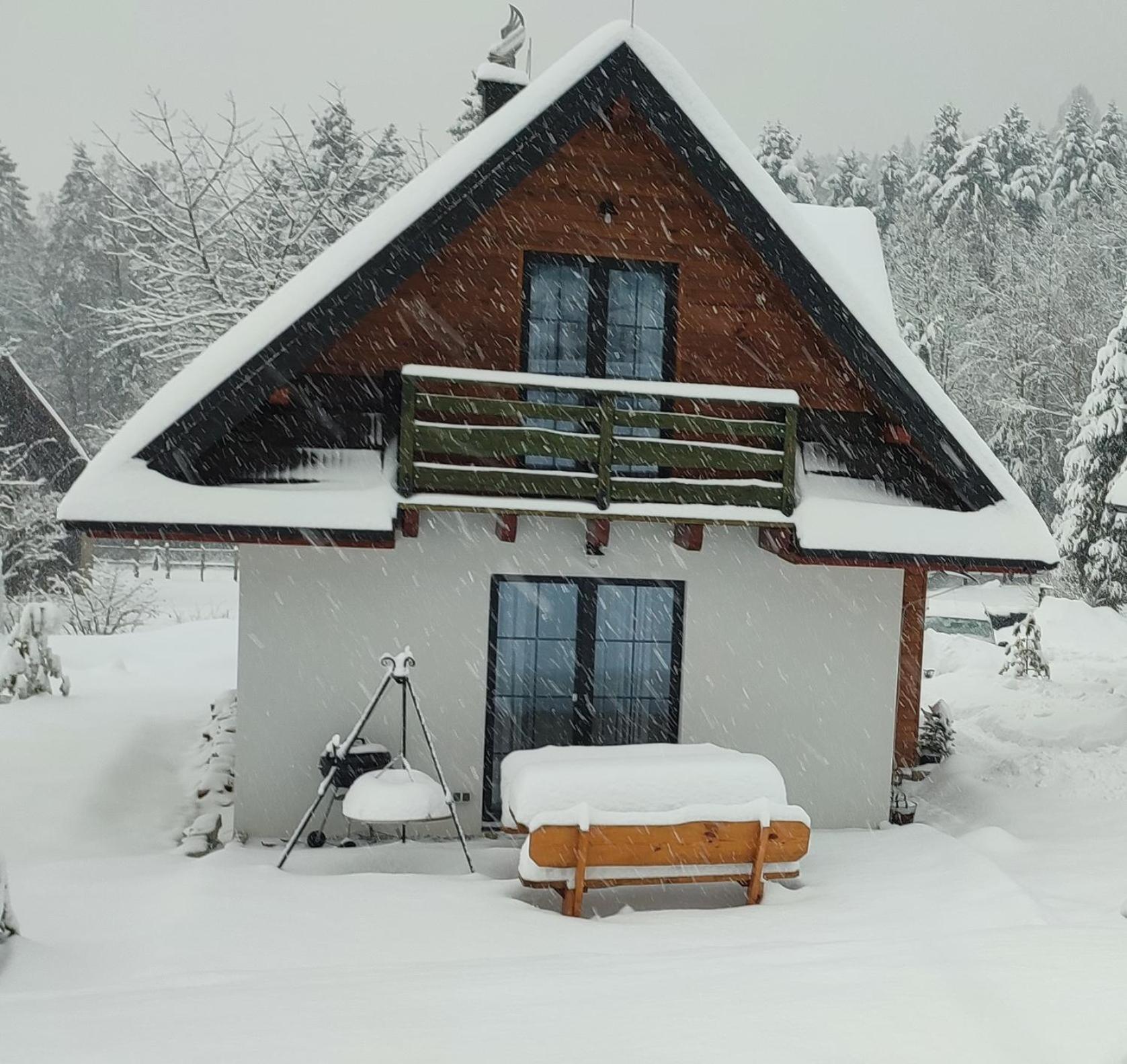 Brama Gor Villa Gorki Male  ภายนอก รูปภาพ